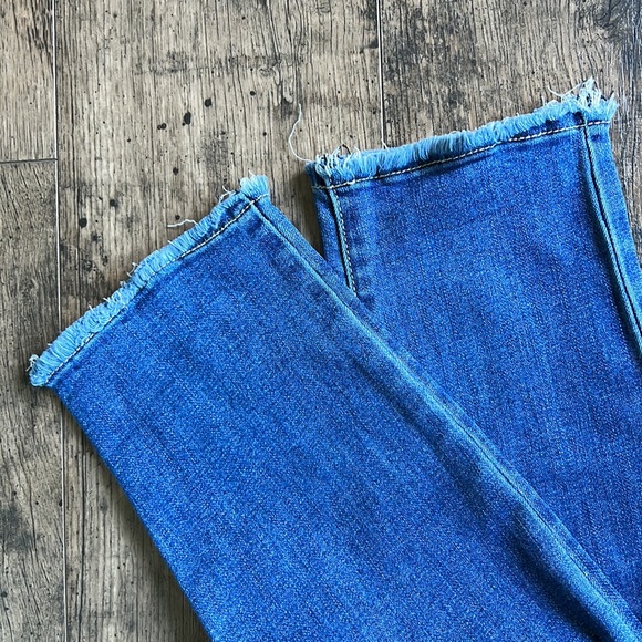 KanCan Medium Wash Distressed Skinny Denim Jeans - 7/27 - Picture 3 of 7